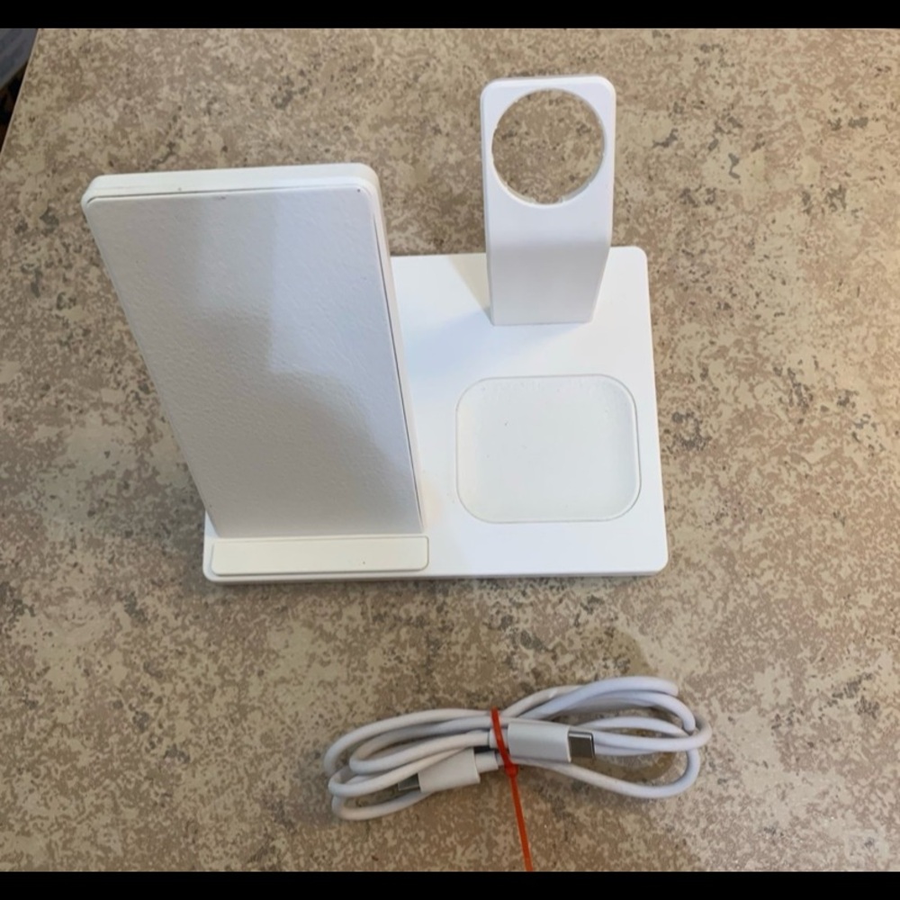 “Cosoos” White 3 in 1 Wireless Charging Station.